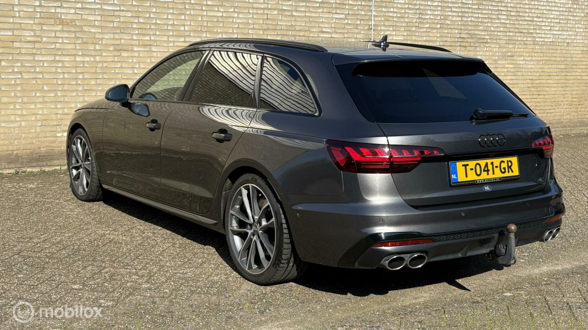 Audi-S4-6